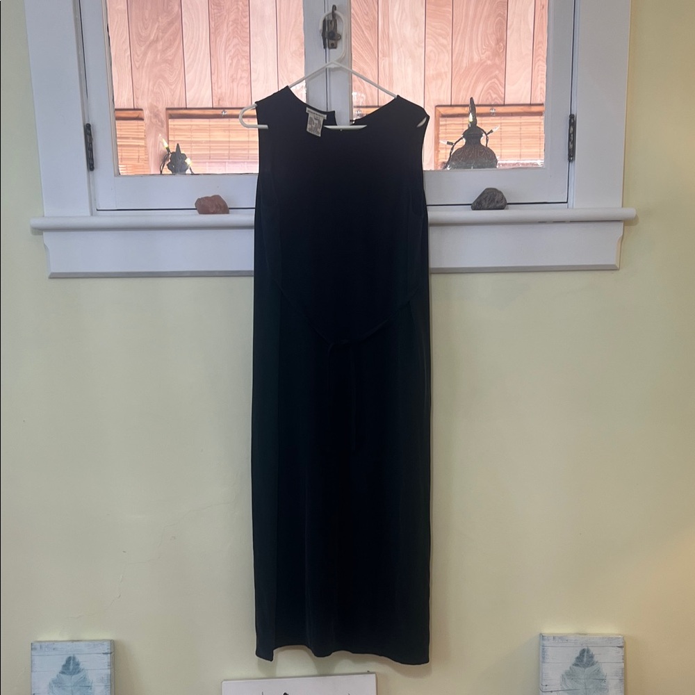 Elegant Black Sleeveless Dress